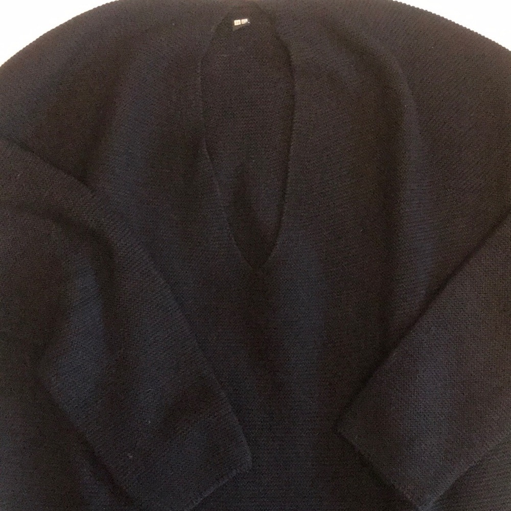 uniqlo black cotton sweater